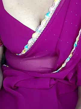 Snapshot of shreyareddy99 chatting on 12-21-25, 02:46 shreyareddy99 online show from 12-21-25, 02:46