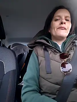 Piediniecollant online show from 03-21-26, 05:27