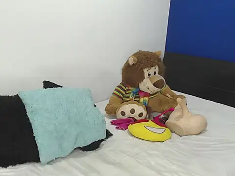 Snapshot of EmmilyConnor chatting on 02-20-26, 08:42 EmmilyConnor online show from 02-20-26, 08:42