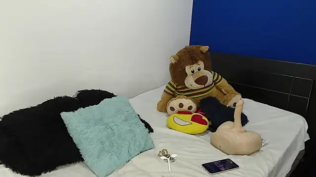 EmmilyConnor online show from 05-20-26, 02:23