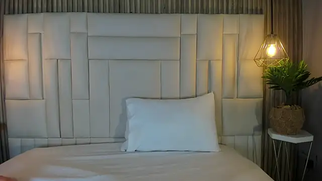 Snapshot of VenuzSofia chatting on 01-09-26, 10:33 VenuzSofia online show from 01-09-26, 10:33