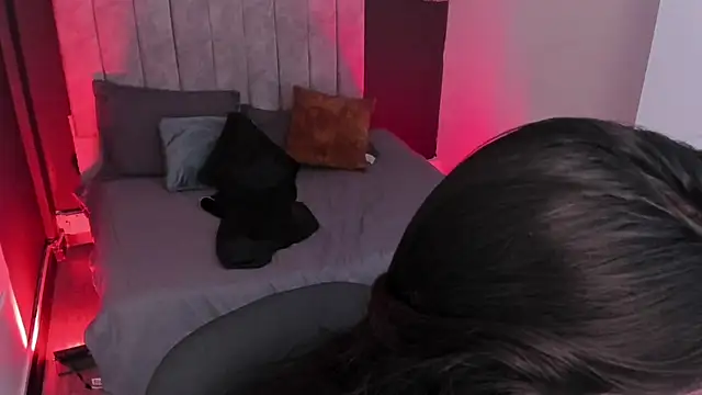 mia jagger online show from 04-03-26, 07:12