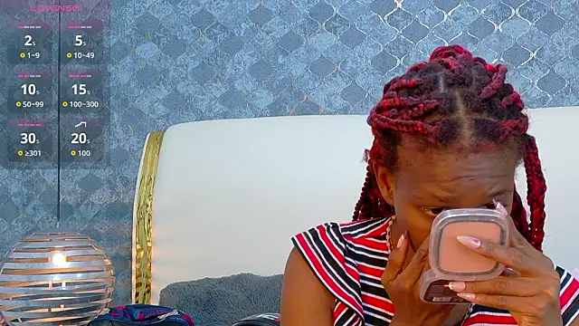 Snapshot of LilithMiller_ chatting on 03-21-26, 03:00 LilithMiller online show from 03-21-26, 03:00