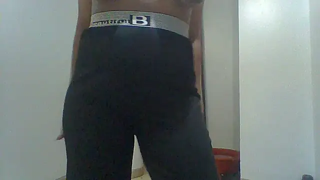 Snapshot of sashachin chatting on 12-16-25, 05:12 sashachin online show from 12-16-25, 05:12