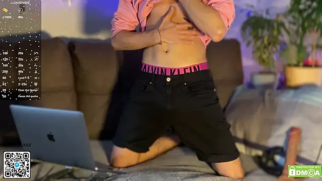 Snapshot of Kevin_Dooo chatting on 10-29-25, 05:53 Kevin Dooo online show from 10-29-25, 05:53