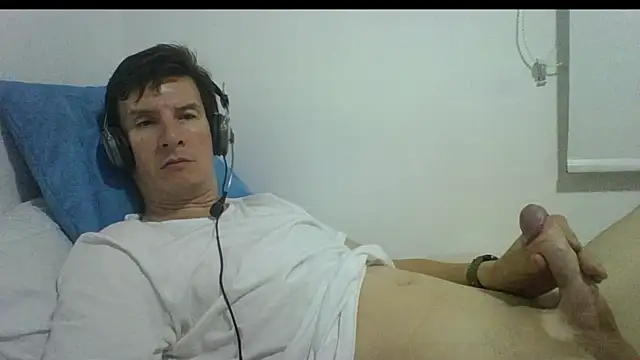 carliesexyman online show from 11-25-25, 03:50