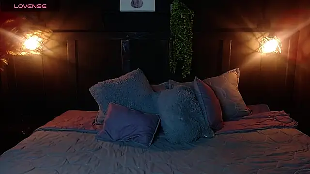 Snapshot of Noah__20 chatting on 10-30-25, 01:18 Noah  20 online show from 10-30-25, 01:18