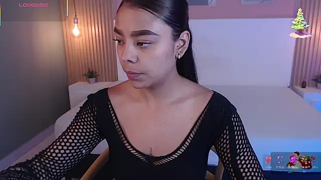 SoffiaDams2 online show from 11-27-25, 12:07