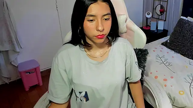 Snapshot of shirley_sweet_ chatting on 10-31-25, 07:48 shirley sweet online show from 10-31-25, 07:48