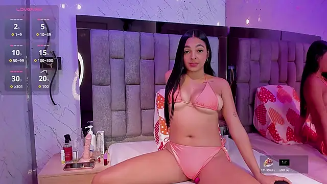 SelennaRuiz online show from 11-17-25, 04:07