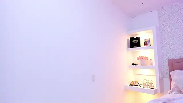 Snapshot of KatieBoison chatting on 11-10-25, 07:46 KatieBoison online show from 11-10-25, 07:46