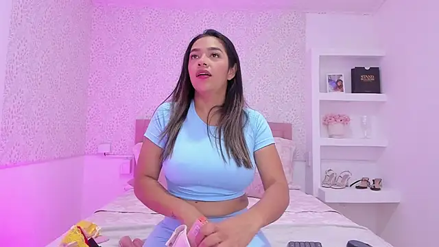 Snapshot of KatieBoison chatting on 11-28-25, 09:06 KatieBoison online show from 11-28-25, 09:06