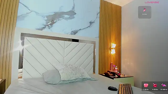 Snapshot of HANNASANZ1 chatting on 03-11-26, 03:01 HANNASANZ1 online show from 03-11-26, 03:01