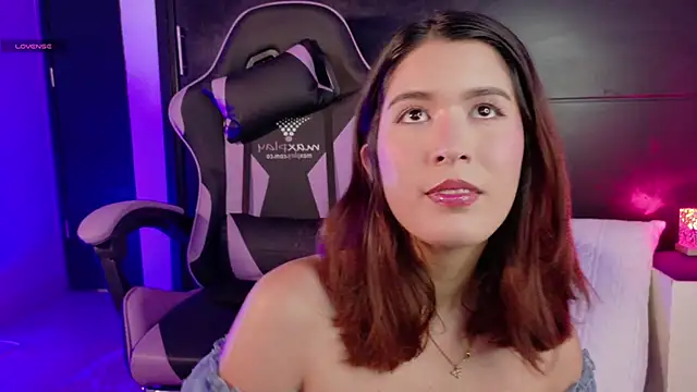 emilyy1  online show from 11-26-25, 03:13