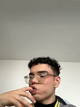 Snapshot of Matthew_Foxx_ chatting on 10-30-25, 06:30 Matthew Foxx online show from 10-30-25, 06:30