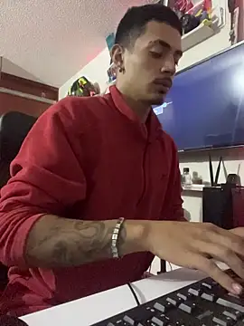 Snapshot of kai_storm420 chatting on 11-10-25, 11:04 kai storm420 online show from 11-10-25, 11:04