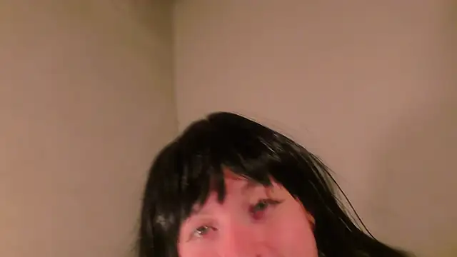 Snapshot of anitasmiles chatting on 10-31-25, 07:31 anitasmiles online show from 10-31-25, 07:31