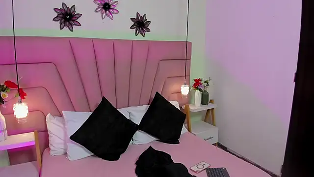 Snapshot of Kim_Luna1 chatting on 02-23-26, 03:04 Kim Luna1 online show from 02-23-26, 03:04