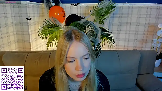 Melanie Ryer online show from 10-30-25, 01:07