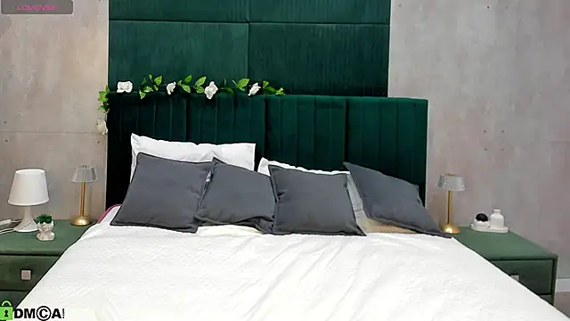 Melanie Ryer online show from 11-21-25, 01:15