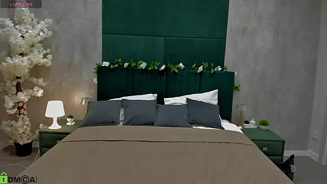 Melanie Ryer online show from 11-28-25, 12:57