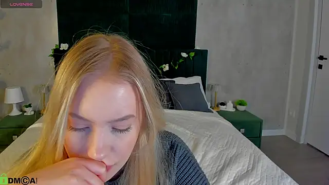 Melanie Ryer online show from 12-04-25, 01:04