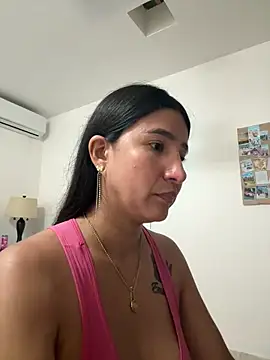 Snapshot of scarlethsb33 chatting on 02-05-26, 09:36 scarlethsb33 online show from 02-05-26, 09:36