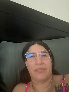 Snapshot of scarlethsb33 chatting on 03-16-26, 02:17 scarlethsb33 online show from 03-16-26, 02:17