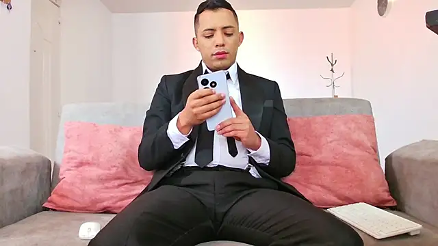 Mike Fetiche online show from 11-29-25, 03:37