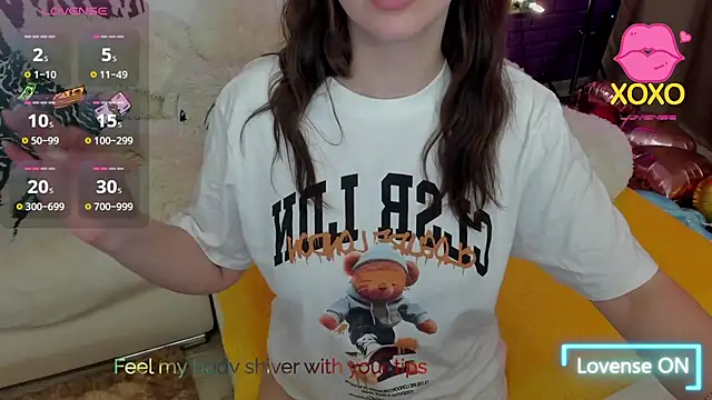 Snapshot of GlowMimi chatting on 05-25-26, 03:51 GlowMimi online show from 05-25-26, 03:51