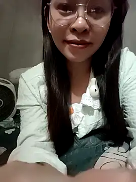 Bamboo-niee123 online show from 04-04-26, 03:42