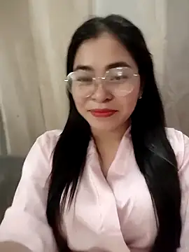 Bamboo-niee123 online show from 04-14-26, 02:39