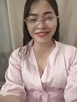 Bamboo-niee123 online show from 05-18-26, 01:24