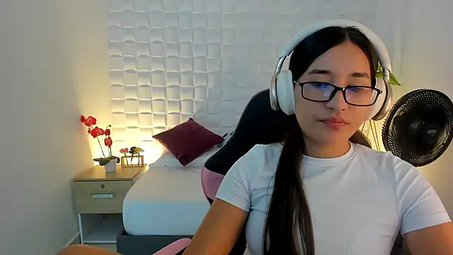 victoria 243 online show from 02-18-26, 04:08