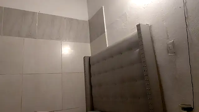 Snapshot of Hairy_ptt chatting on 11-19-25, 01:44 Hairy ptt online show from 11-19-25, 01:44