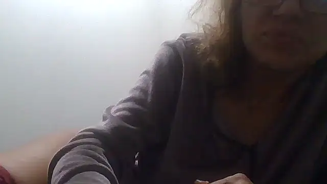 Snapshot of loveryvicky chatting on 11-16-25, 01:00 loveryvicky online show from 11-16-25, 01:00