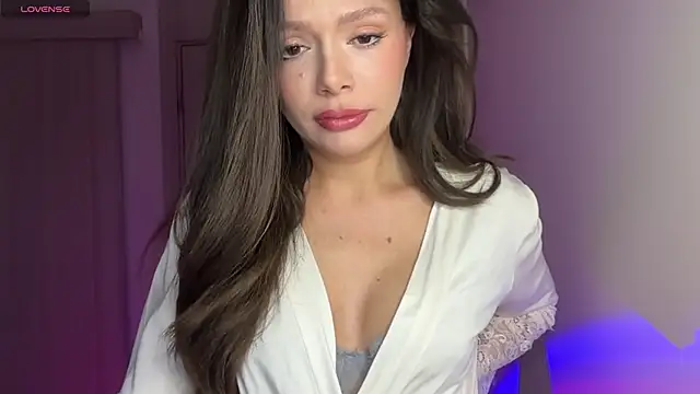 Snapshot of Lisa_Graham chatting on 02-06-26, 04:39 Lisa Graham online show from 02-06-26, 04:39