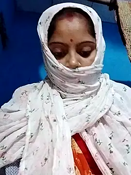 Snapshot of Anju_sharma chatting on 02-17-26, 11:22 Anju sharma online show from 02-17-26, 11:22