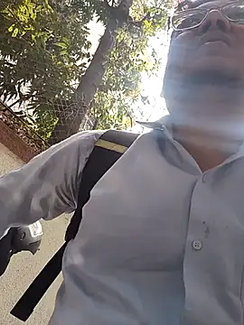 Snapshot of playboy210600 chatting on 02-06-26, 06:40 playboy210600 online show from 02-06-26, 06:40