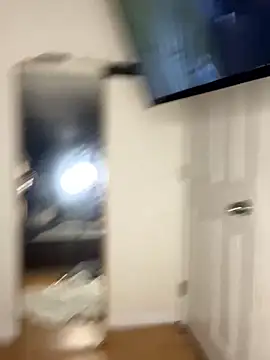 Snapshot of sluttyAlly21_ chatting on 10-28-25, 08:40 sluttyAlly21  online show from 10-28-25, 08:40