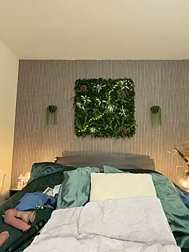 MysteryGirl   online show from 01-16-26, 08:40