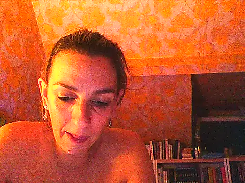 Snapshot of Anaiscpl2405 chatting on 10-28-25, 11:40 Anaiscpl2405 online show from 10-28-25, 11:40