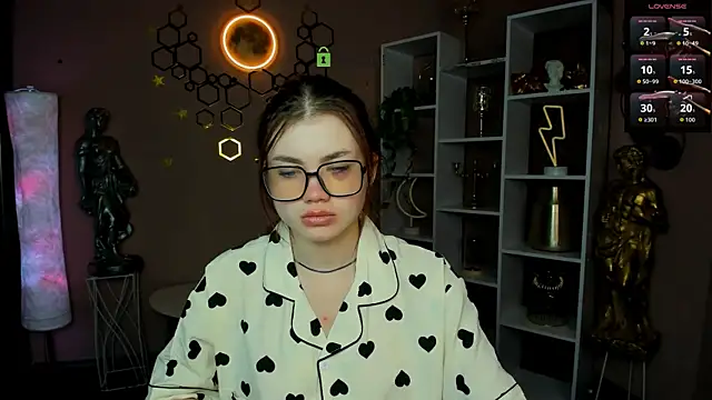 Snapshot of isabel_wave chatting on 04-15-26, 07:21 isabel wave online show from 04-15-26, 07:21
