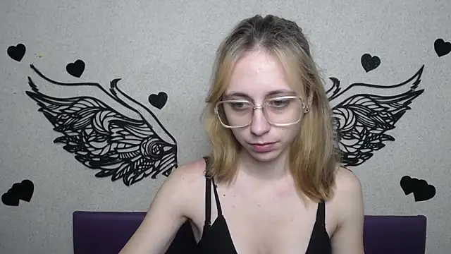 TracyLll online show from 11-28-25, 11:57