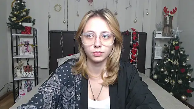 TracyLll online show from 12-20-25, 06:09