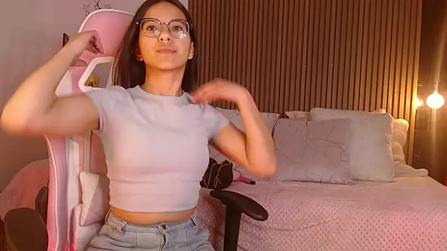 Skay bluee online show from 11-18-25, 12:31