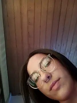 Skay bluee online show from 12-16-25, 10:04