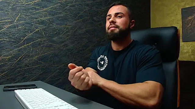 Snapshot of HayesWood chatting on 11-14-25, 05:39 HayesWood online show from 11-14-25, 05:39