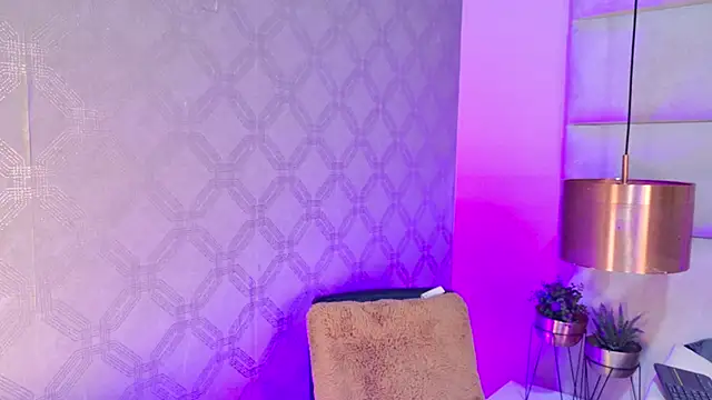 Arianaa Gray online show from 12-15-25, 03:55