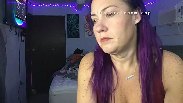 Snapshot of kristallic chatting on 12-21-25, 12:01 kristallic online show from 12-21-25, 12:01